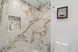 9003 E Windrose Dr, Scottsdale, AZ 85260 - Photo 18