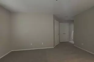 4376 E Selena Dr, Phoenix, AZ 85050 - Photo 6