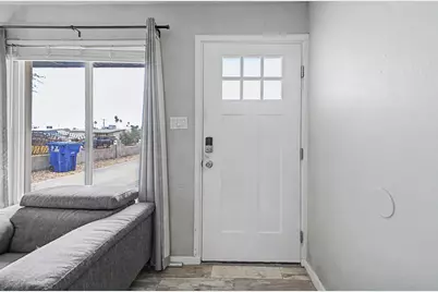 2025 E Howe Avenue, Tempe, AZ 85281 - Photo 8