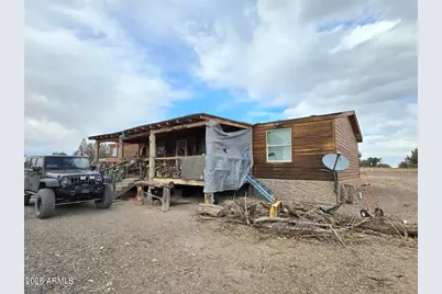 8495 W Antelope Run Road, Ash Fork, AZ 86320 - Photo 4