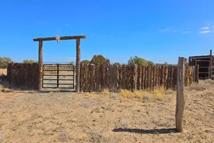8495 W Antelope Run Rd, Ash Fork, AZ 86320 - Photo 30