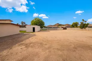 2722 E Nisbet Rd, Phoenix, AZ 85032 - Photo 22