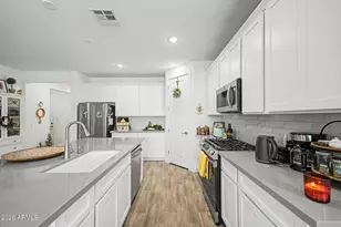 12711 W Pkwy Ln, Avondale, AZ 85323 - Photo 10