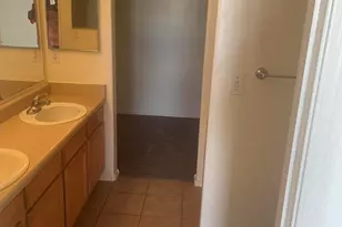 3301 E Earll Dr, Phoenix, AZ 85018 - Photo 8