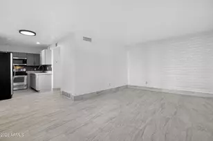 2925 N 38th St, Phoenix, AZ 85018 - Photo 14