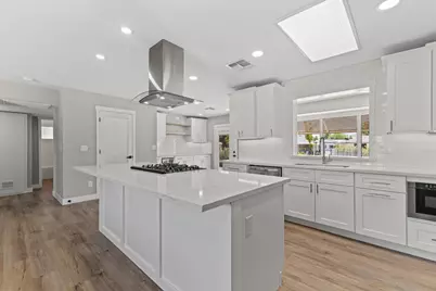 10423 W Monterosa Drive, Sun City, AZ 85351 - Photo 8