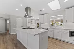 10423 W Monterosa Dr, Sun City, AZ 85351 - Photo 8