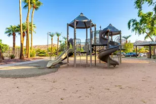 2837 E Dunbar Dr, Phoenix, AZ 85042 - Photo 24