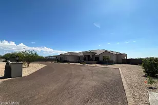 19 E Desert Hills Dr, Phoenix, AZ 85086 - Photo 2