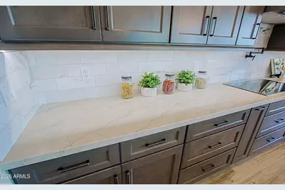 19 E Desert Hills Drive, Phoenix, AZ 85086 - Photo 22