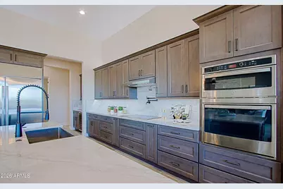 19 E Desert Hills Drive, Phoenix, AZ 85086 - Photo 10