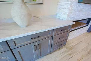 19 E Desert Hills Dr, Phoenix, AZ 85086 - Photo 6