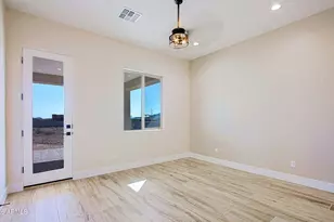 19 E Desert Hills Dr, Phoenix, AZ 85086 - Photo 32