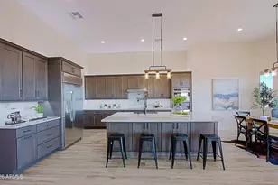 19 E Desert Hills Dr, Phoenix, AZ 85086 - Photo 14