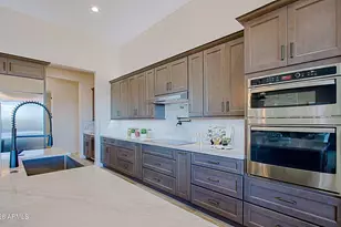 19 E Desert Hills Dr, Phoenix, AZ 85086 - Photo 14