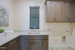 19 E Desert Hills Dr, Phoenix, AZ 85086 - Photo 44