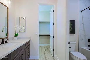 19 E Desert Hills Dr, Phoenix, AZ 85086 - Photo 40