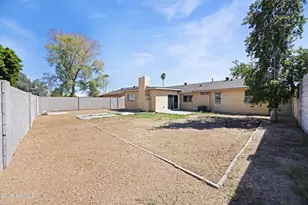 1826 W Behrend Dr, Phoenix, AZ 85027 - Photo 24