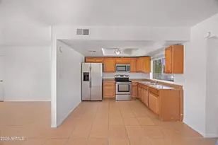 1826 W Behrend Dr, Phoenix, AZ 85027 - Photo 6