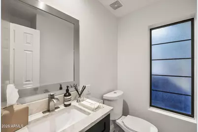 221 W Morten Avenue, Phoenix, AZ 85021 - Photo 22