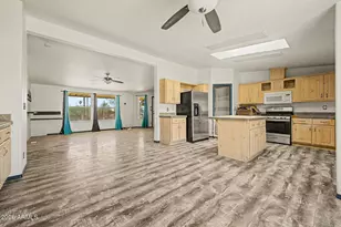 20802 W Beacon Ct, Wittmann, AZ 85361 - Photo 8