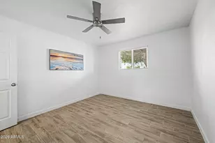 8221 N 29th Dr, Phoenix, AZ 85051 - Photo 16