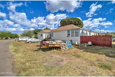 5649 S Miami Gardens Drive, Miami, AZ 85539 - Photo 2