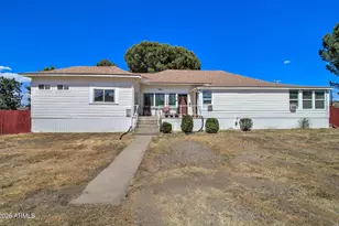 5649 S Miami Gardens Dr, Miami, AZ 85539 - Photo 2
