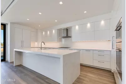 6587 N Palmeraie Boulevard #2011, Paradise Valley, AZ 85253 - Photo 10