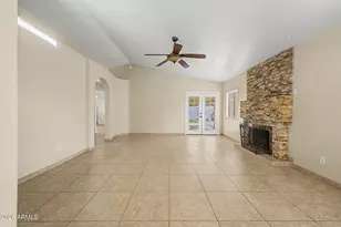 9201 N 70th Dr, Peoria, AZ 85345 - Photo 6