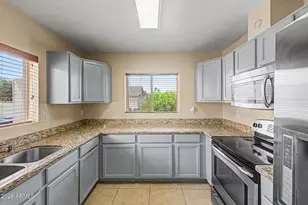 9201 N 70th Dr, Peoria, AZ 85345 - Photo 12