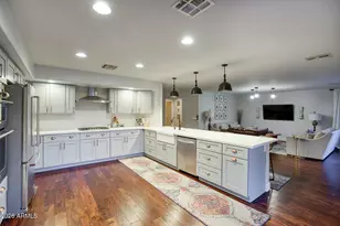 6329 W Honeysuckle Dr, Phoenix, AZ 85083 - Photo 8