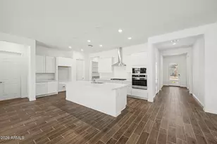 320 W Floyd Dr, San Tan Valley, AZ 85140 - Photo 2