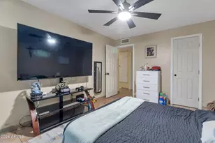 2052 N 51st Dr, Phoenix, AZ 85035 - Photo 10