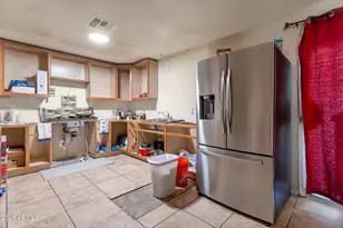 2052 N 51st Dr, Phoenix, AZ 85035 - Photo 6