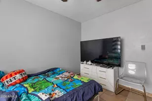2052 N 51st Dr, Phoenix, AZ 85035 - Photo 14