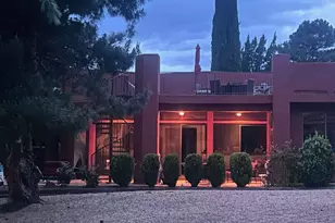 395 Fairway Oaks Dr, Sedona, AZ 86351 - Photo 2
