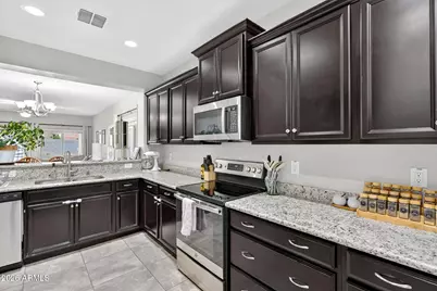 823 W Leadwood Avenue, San Tan Valley, AZ 85140 - Photo 8