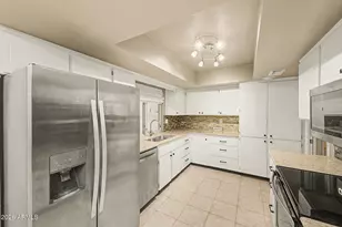 15462 N Lakeforest Dr, Sun City, AZ 85351 - Photo 16