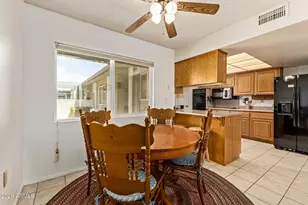 10110 W Royal Oak Rd, Sun City, AZ 85351 - Photo 12