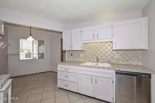 10109 W Campana Dr, Sun City, AZ 85351 - Photo 12