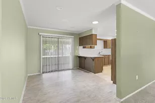 10435 W Camelot Cir, Sun City, AZ 85351 - Photo 8