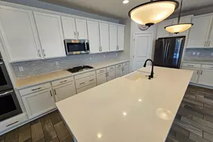 2212 W Betty Elyse Ln, Phoenix, AZ 85023 - Photo 4