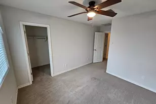 2212 W Betty Elyse Ln, Phoenix, AZ 85023 - Photo 18