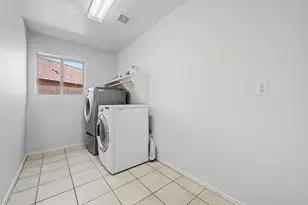1295 S Honeysuckle Ln, Gilbert, AZ 85296 - Photo 32