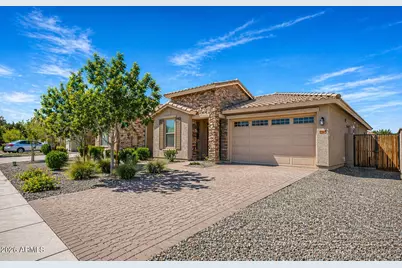 18822 W Medlock Drive, Litchfield Park, AZ 85340 - Photo 2