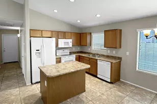 40167 W Thornberry Ln, Maricopa, AZ 85138 - Photo 10