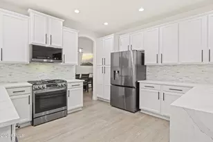 20996 N 82nd Ln, Peoria, AZ 85382 - Photo 14