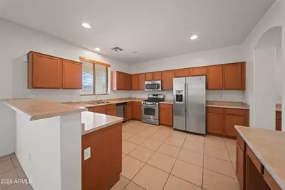8912 S 40th Drive, Phoenix, AZ 85339 - Photo 12