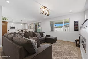 13306 W Dale Ln, Peoria, AZ 85383 - Photo 10